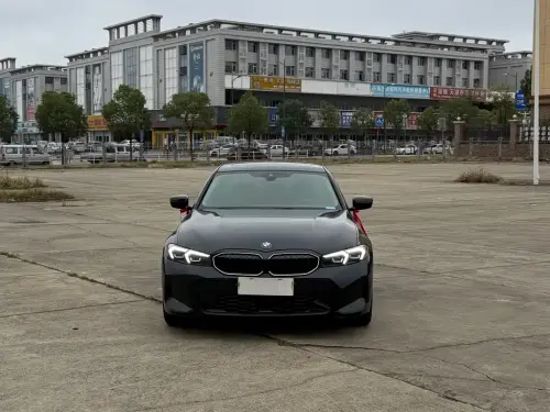 BMW 3-Series, 2025