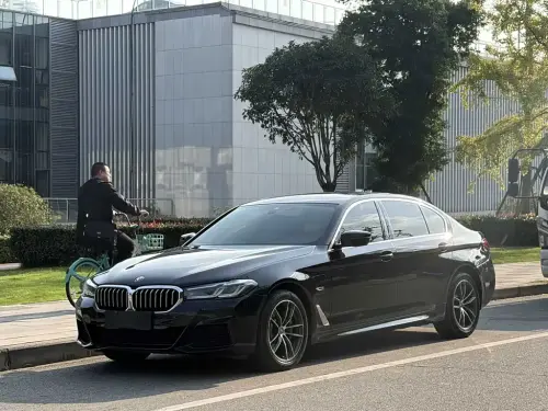 BMW 5-Series, 2021