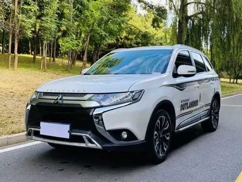Mitsubishi Outlander, 2020