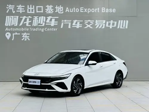 Hyundai Elantra, 2025