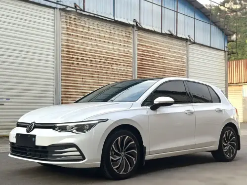 Volkswagen Golf, 2024