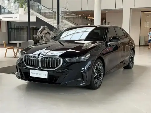 BMW 5-Series, 2024