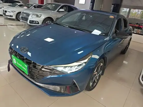 Hyundai Elantra, 2022