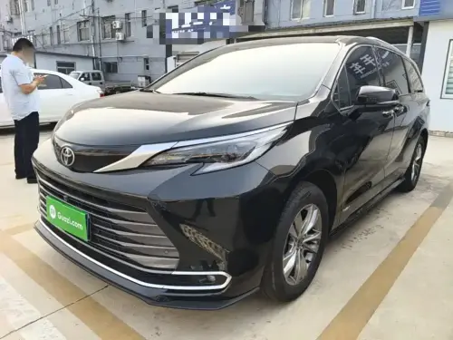 Toyota Sienna, 2024