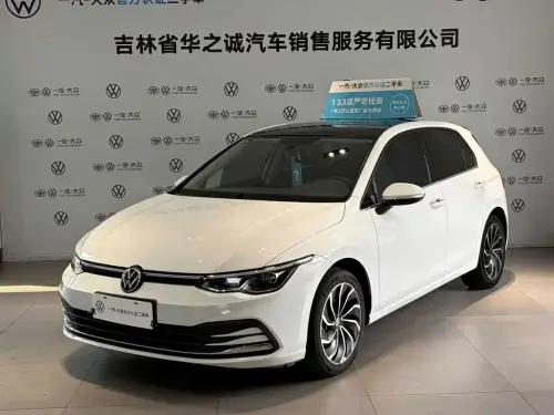 Volkswagen Golf, 2024