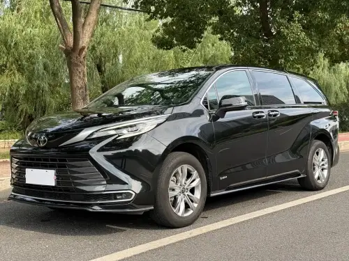 Toyota Sienna, 2025