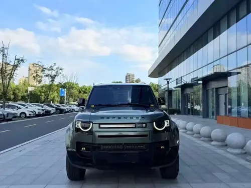 Land Rover Defender, 2023