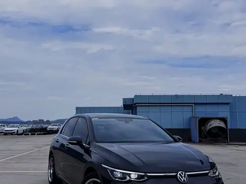 Volkswagen Golf, 2022