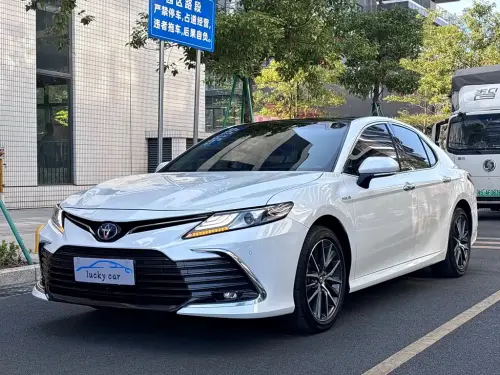 Toyota Camry, 2023