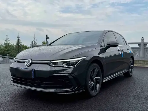Volkswagen Golf, 2022
