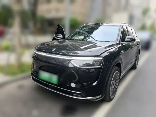 AITO M8, 2025