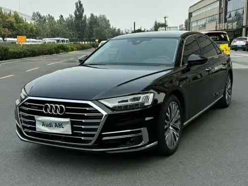 Audi A8, 2022