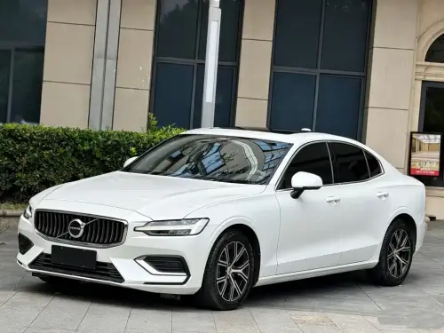 Volvo S60, 2023
