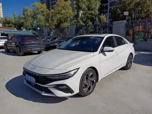 Hyundai Elantra, 2023