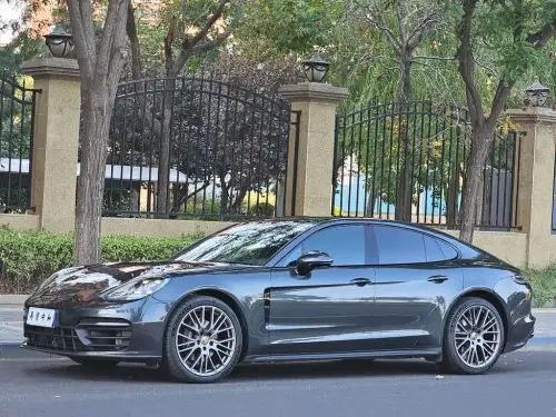 Porsche Panamera, 2023
