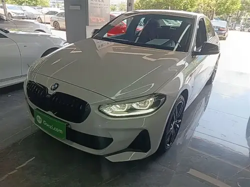 BMW 1-Series, 2022