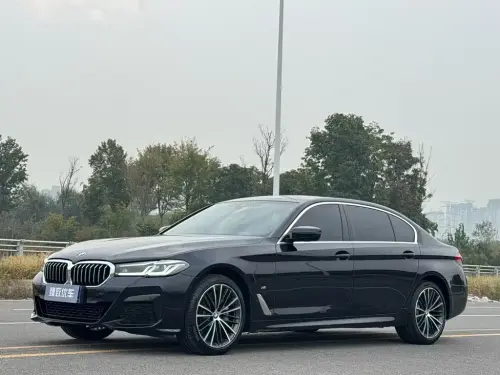 BMW 5-Series, 2022