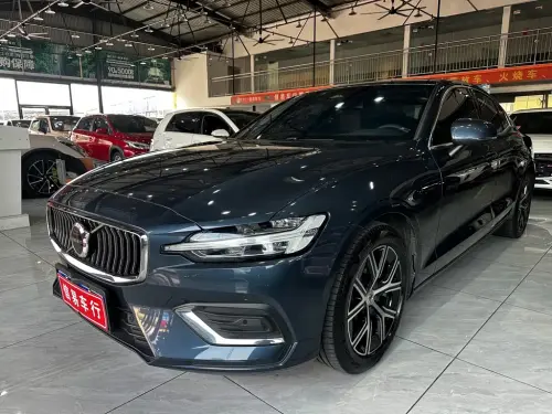 Volvo S60, 2023