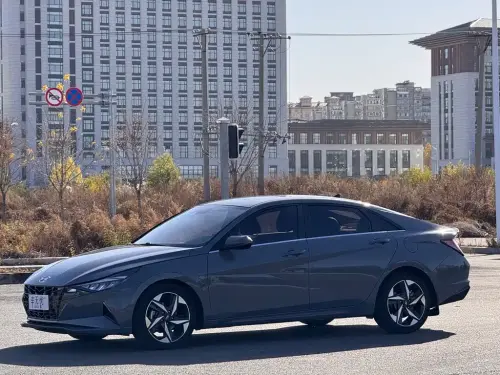 Hyundai Elantra, 2023