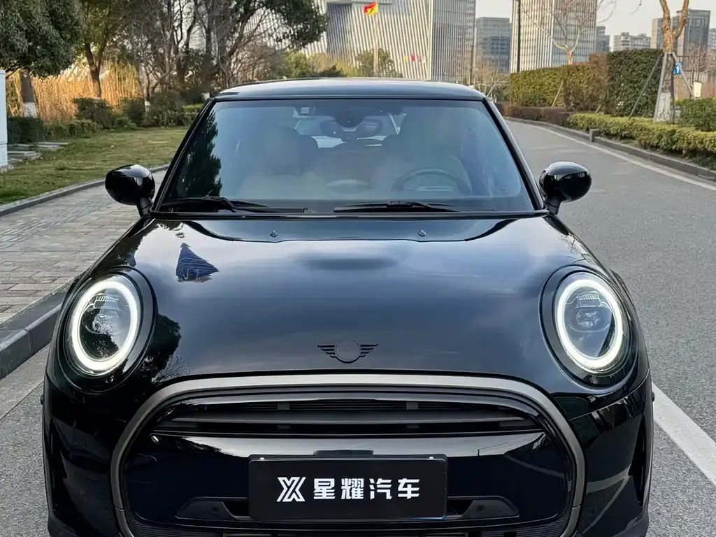 Mini MINI, 2023