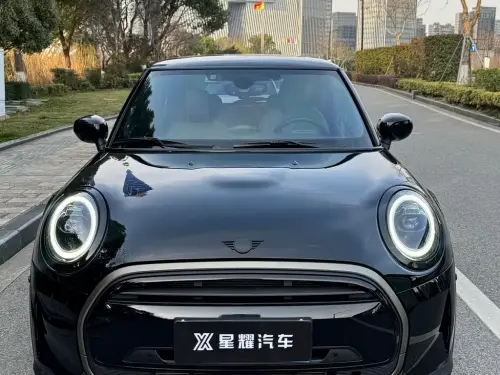 Mini MINI, 2023