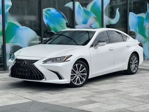 Lexus ES, 2023