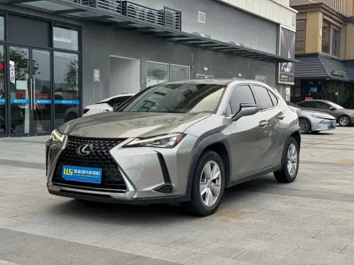Lexus UX, 2021
