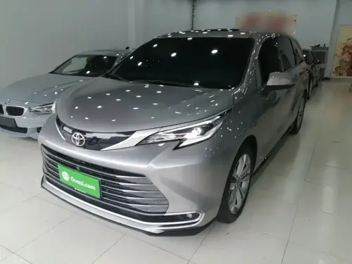 Toyota Sienna, 2025