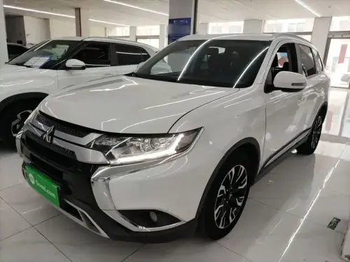 Mitsubishi Outlander, 2020