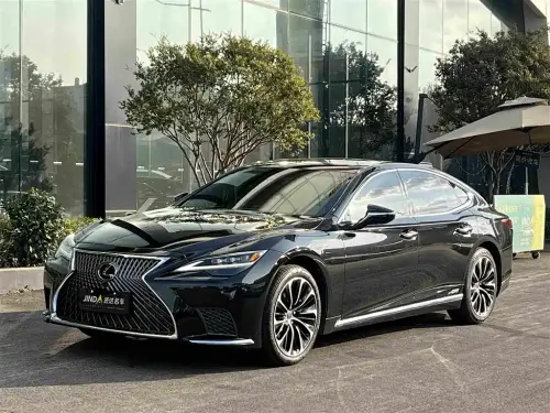 Lexus LS, 2022