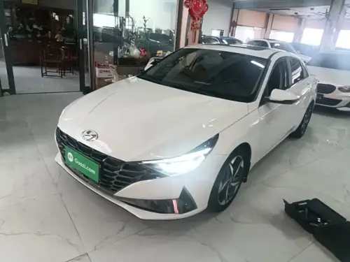 Hyundai Elantra, 2022