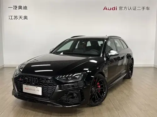 Audi RS4, 2024