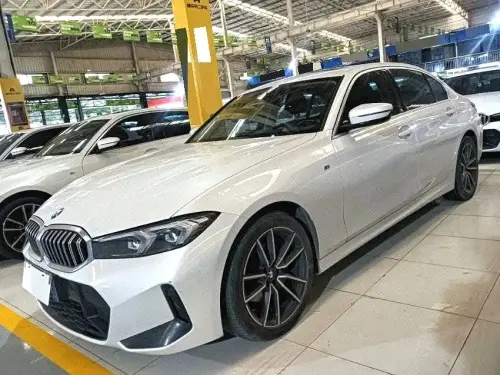 BMW 3-Series, 2023