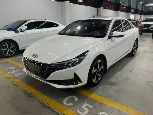 Hyundai Elantra, 2022