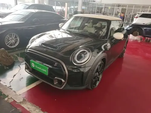 Mini MINI, 2023
