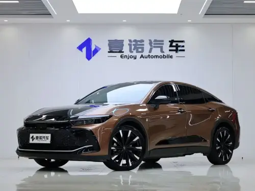 Toyota Crown SportCross, 2024