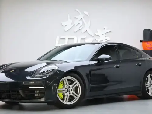 Porsche Panamera, 2022