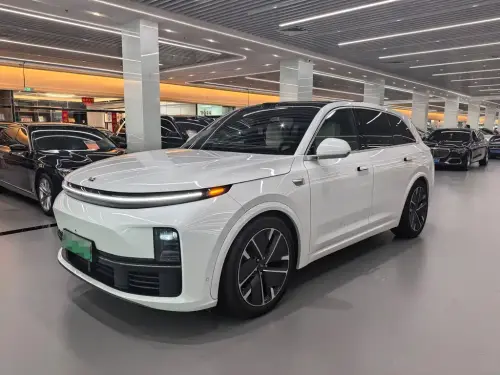 Li Auto L7, 2025