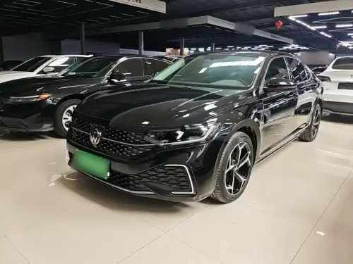Volkswagen Passat, 2023