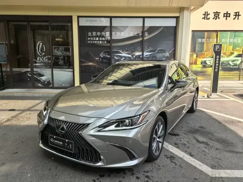 Lexus ES, 2021