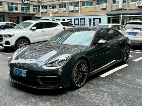 Porsche Panamera, 2023