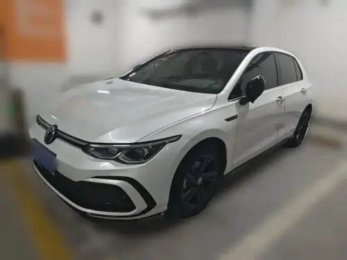 Volkswagen Golf, 2024