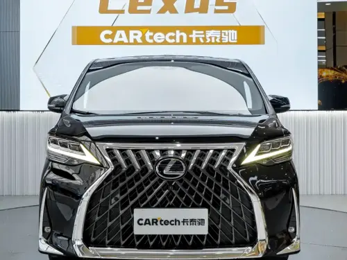 Lexus LM, 2022