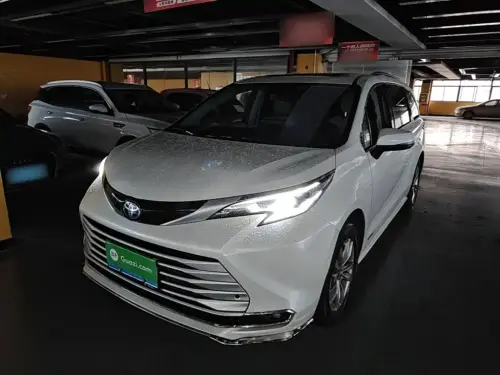 Toyota Sienna, 2023