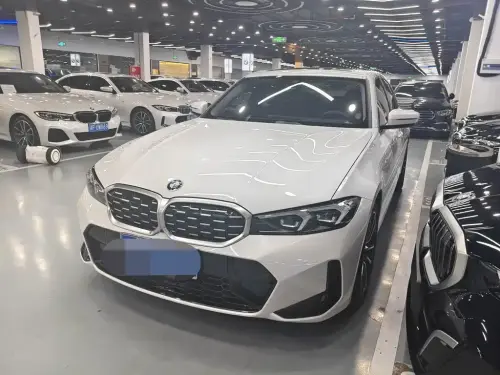 BMW 3-Series, 2025