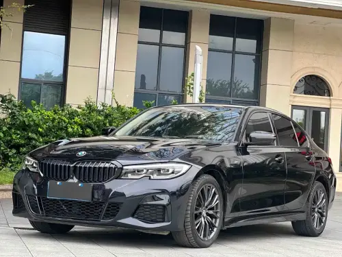 BMW 3-Series, 2022