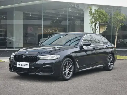 BMW 5-Series, 2022
