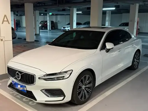 Volvo S60, 2022