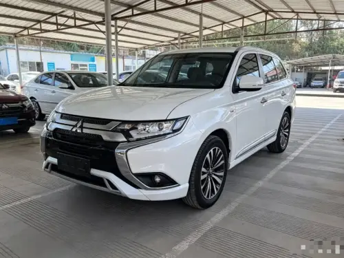 Mitsubishi Outlander, 2022