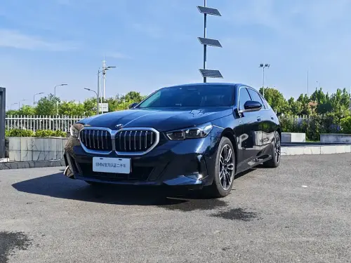 BMW 5-Series, 2025